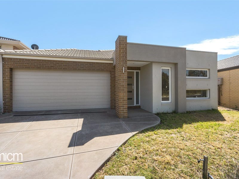 57 Barnstormer Boulevard, Point Cook, VIC 3030