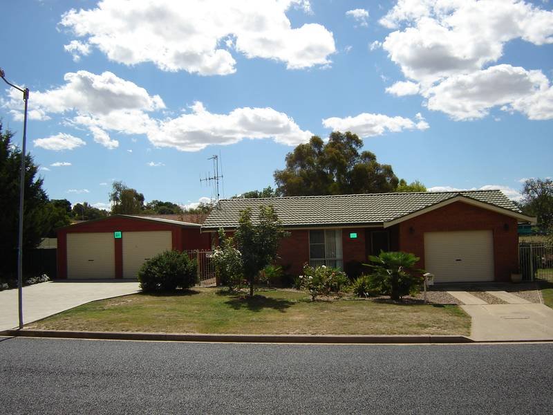 27 Mt Errol Street, Blayney, NSW 2799 Property Details