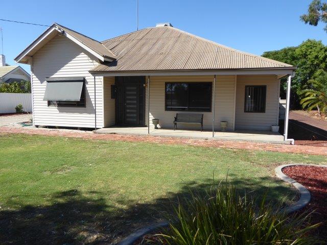 15 Gardiner Street, Warracknabeal, VIC 3393 - realestate.com.au