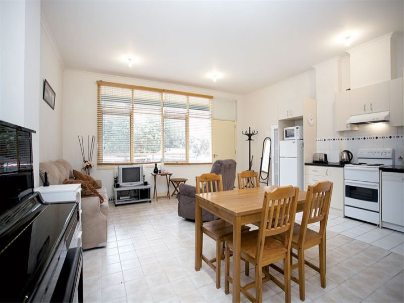 5 Naughton Place, Carlton, Vic 3053 Property Details