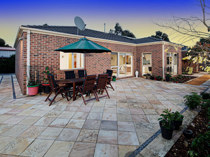 3 Flame Robin Drive, Langwarrin, Vic 3910 Property Details