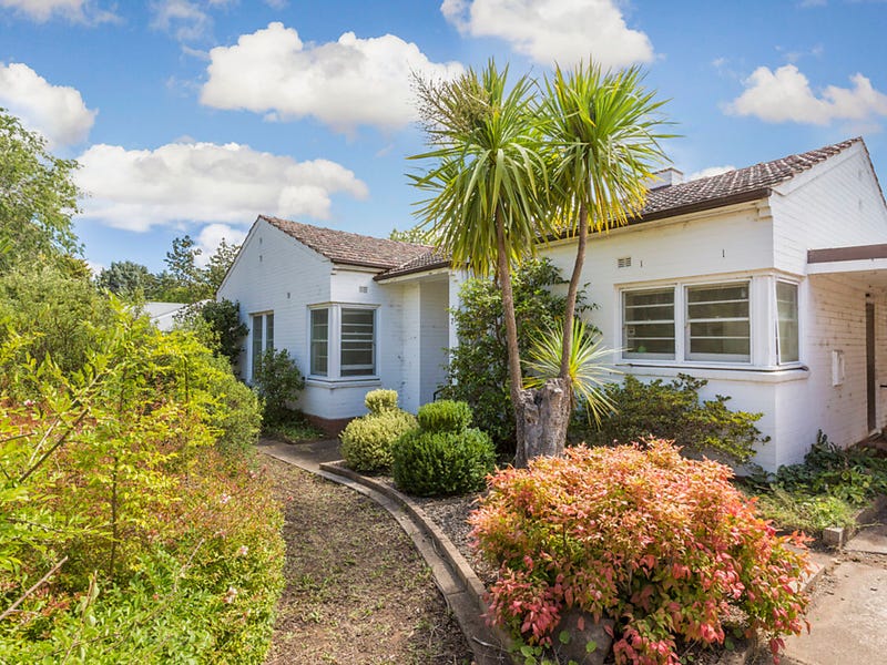 73 Captain Cook Cres, Griffith, ACT 2603