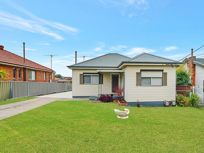 Houses for Sale in Smithfield, NSW 2164