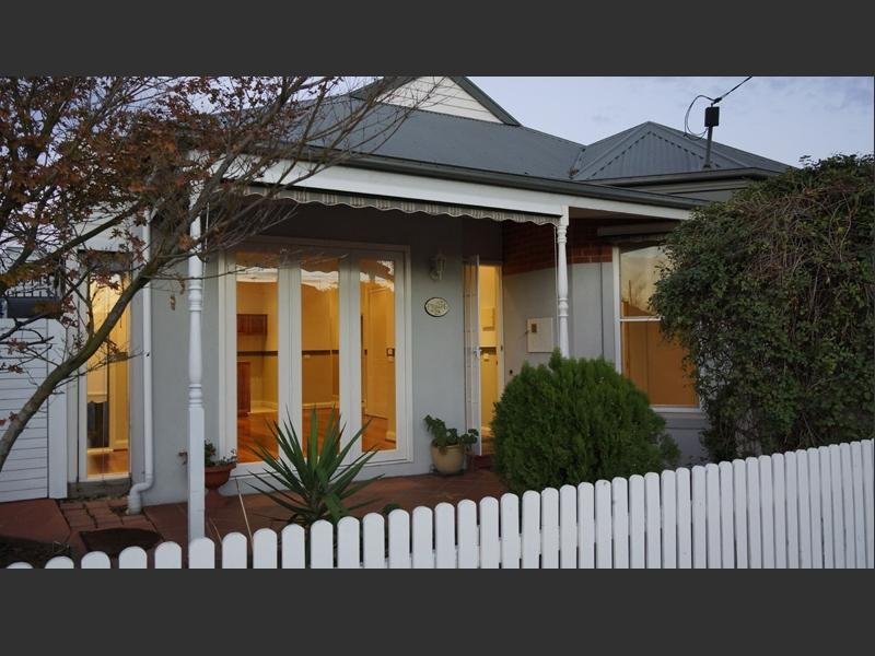 28 Effingham Road, Newport, Vic 3015 Property Details