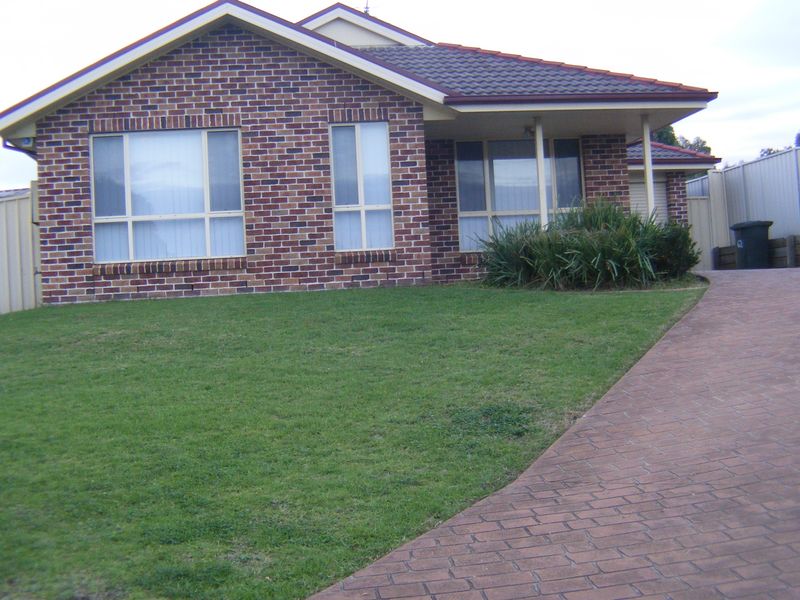62 St Helens Park Drive, St Helens Park, NSW 2560