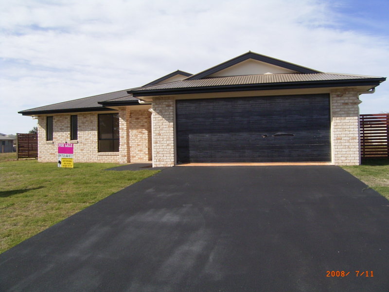 33 Holly Avenue, Highfields, Qld 4352 Property Details