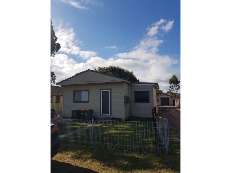 142 Central Avenue, Oak Flats, NSW 2529