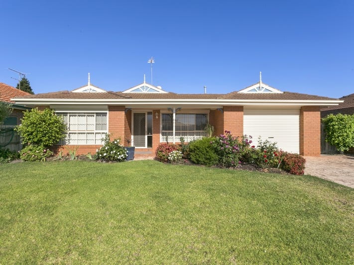 2 Hayes Court, Lovely Banks, VIC 3213