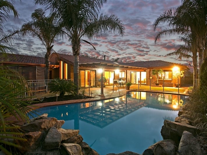 Sold Property Prices & Auction Results in West Lakes, SA 5021 (+2