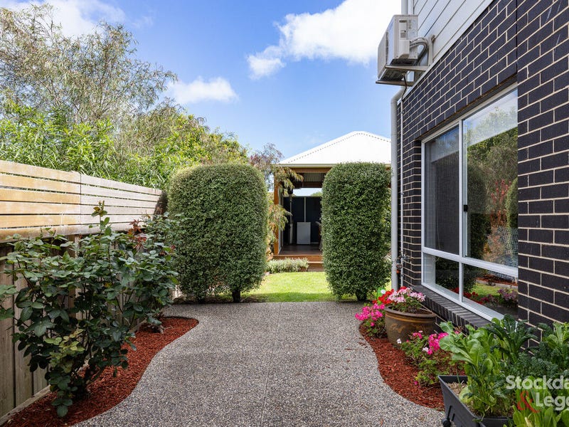 8 Dianella Way, Cowes, Vic 3922 House for Sale