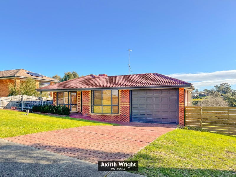 37 Darnum Street, Drouin, VIC 3818