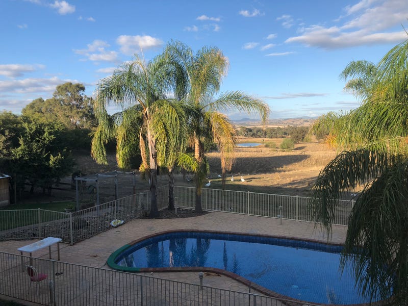 988 Table Top Road, Table Top, NSW 2640