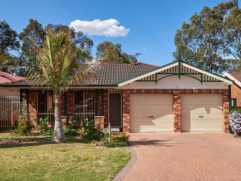 33 Sabre Crescent, Holsworthy, NSW 2173 Property Details
