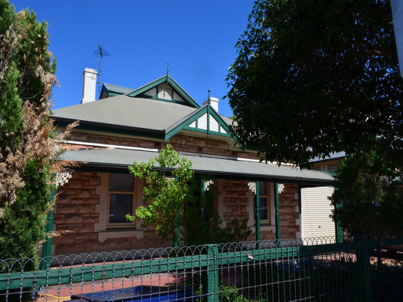 4 East Avenue, Black Forest, SA 5035