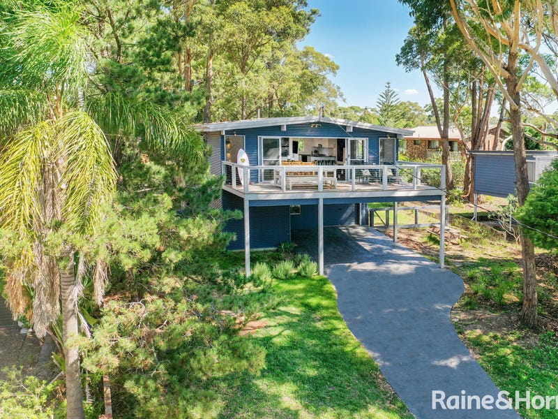 5 Bannister Head Road, Mollymook Beach, NSW 2539