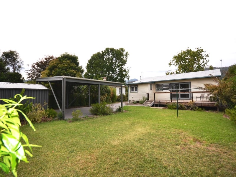 13 Simmonds Street, Mount Beauty, Vic 3699