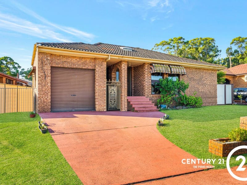 11 Benghazi Street, Bossley Park, NSW 2176