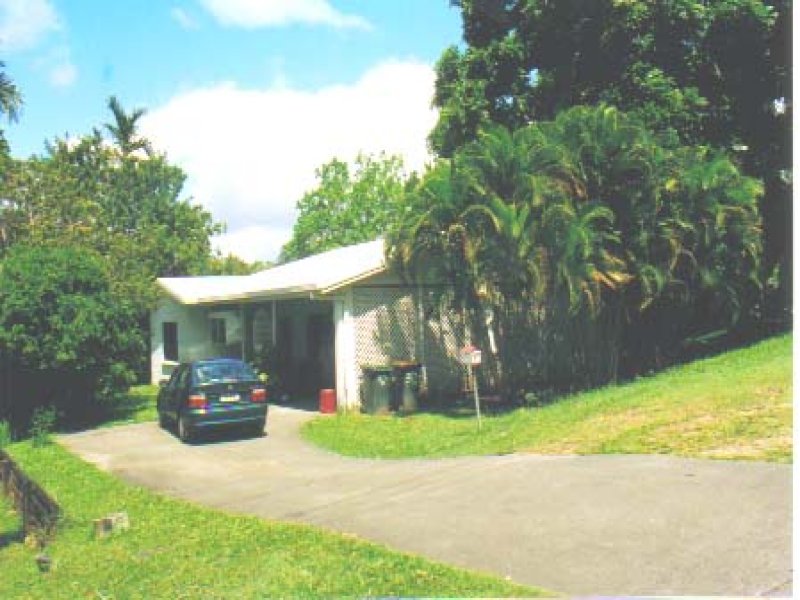 37 Kingsford Street, Mooroobool, QLD 4870