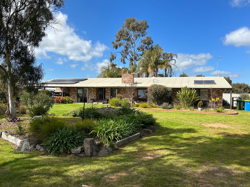 32 Katamatite Nathalia Road, Numurkah, Vic 3636 House for Sale