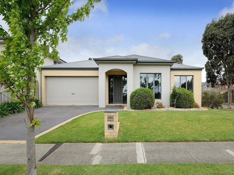 62 Moondarra Drive, Berwick, Vic 3806 Property Details