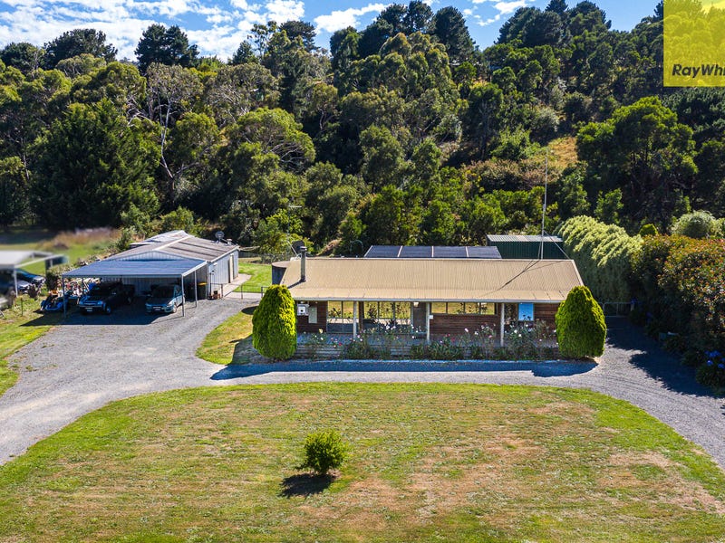 17 Greendalemyrniong Road, Greendale, VIC 3341