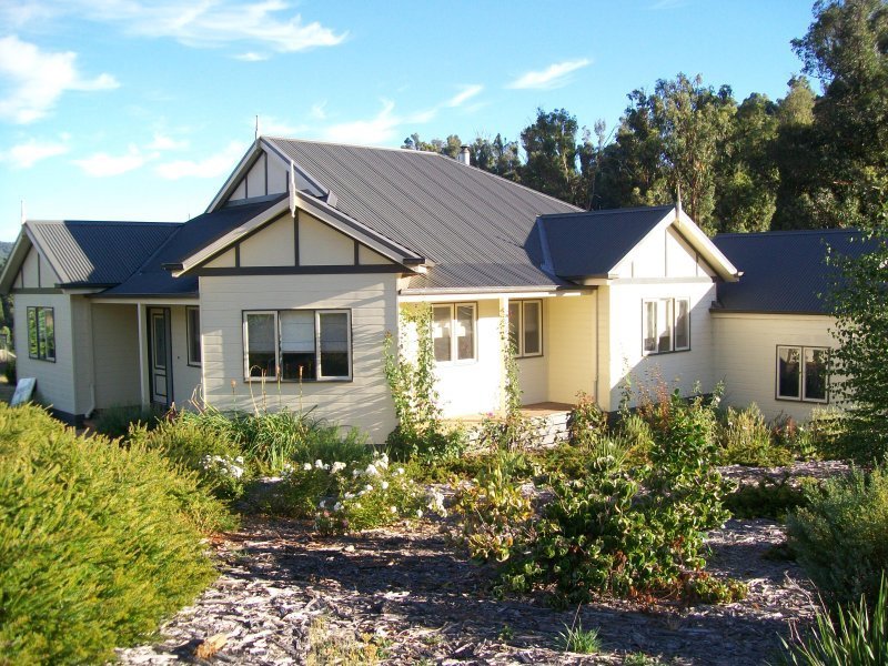 1 Lithgow Place, Marysville, Vic 3779 Property Details