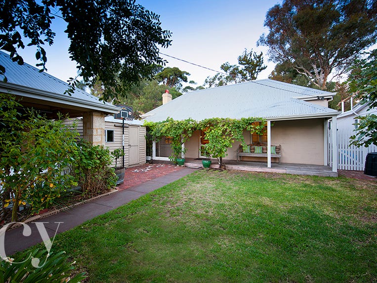 5 Thompson Road, North Fremantle, WA 6159