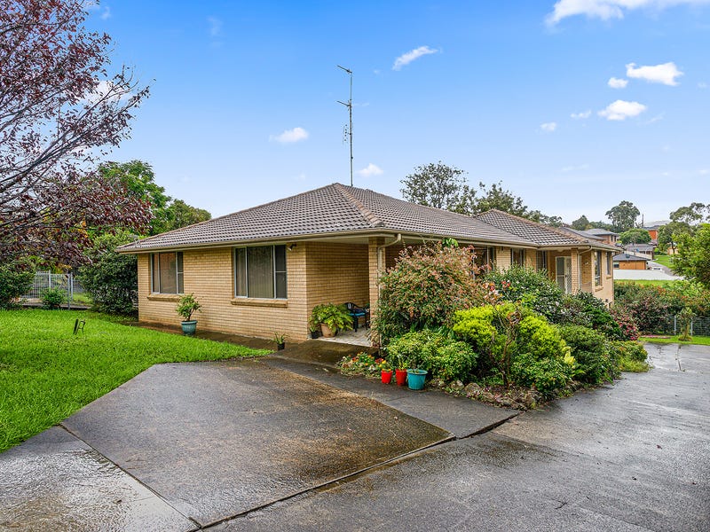 96 Cummins Street, Unanderra, NSW 2526 Property Details