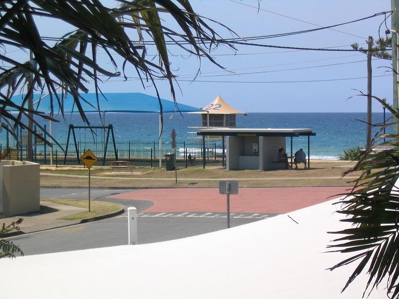 4 Santa Monica Road, Miami, QLD 4220