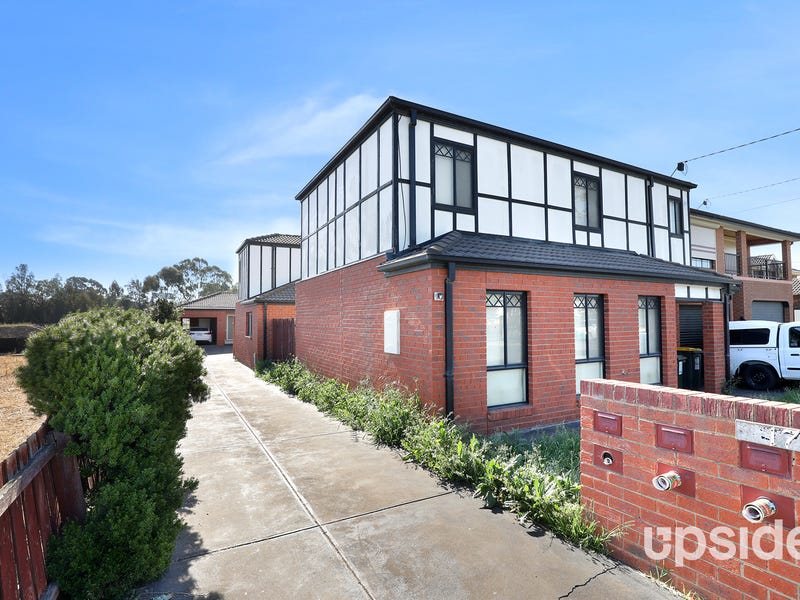 2/17 Camperdown Avenue, Sunshine North, Vic 3020 Townhouse for Sale