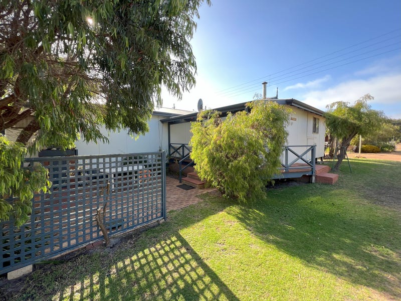 12 Central Avenue, Peaceful Bay, WA 6333