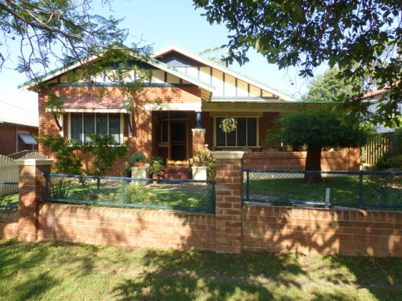 8 East Street, Parkes, NSW 2870 Property Details