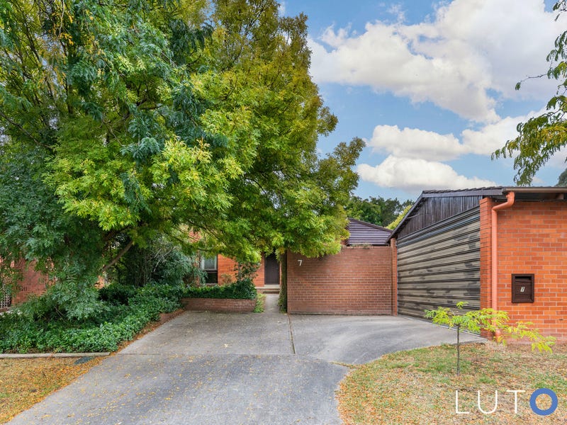 7 Dangar Place, Charnwood, ACT 2615 Property Details