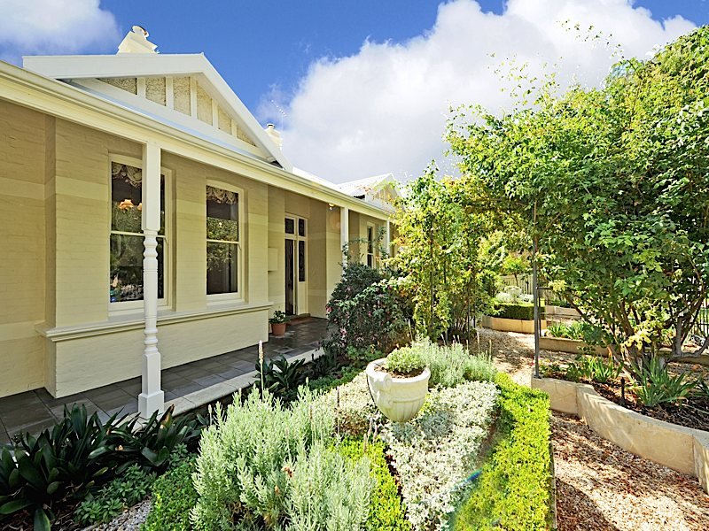 11 Irvine Street, Peppermint Grove, WA 6011