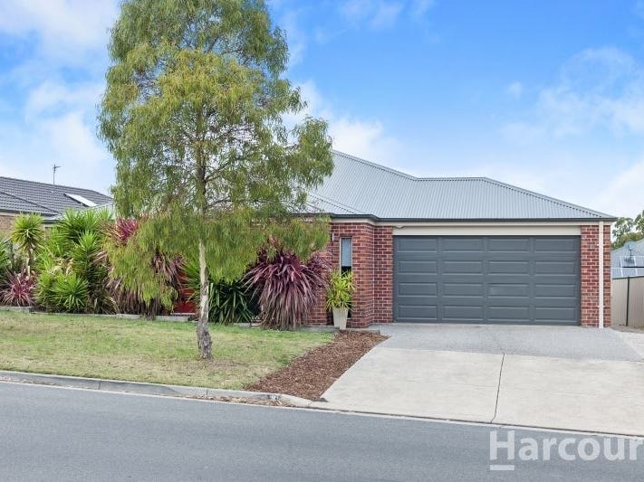 8 Horwood Drive, Mount Clear, VIC 3350