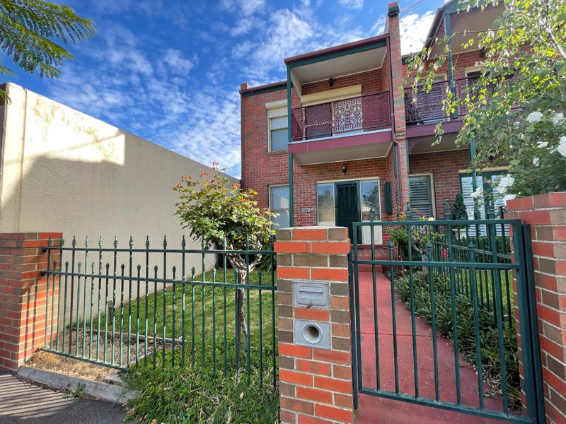 1/150 Buckley Street, Essendon, VIC 3040