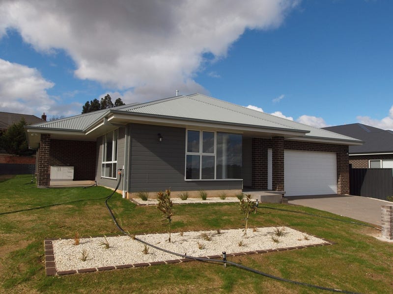 32 Buckland Drive, Orange, NSW 2800 Property Details