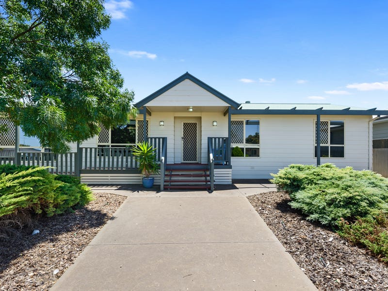 17 Herbert Street, Moonta Bay, SA 5558