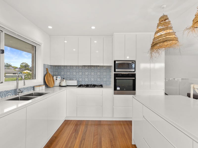 24 West End Avenue, Taree, NSW 2430