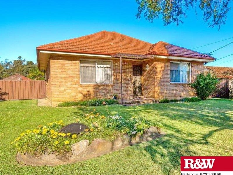 18 Bradshaw Avenue, Moorebank, NSW 2170