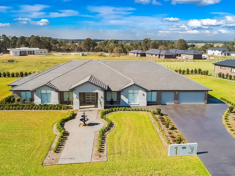 1 Humewood Place, Luddenham, NSW 2745 Property Details