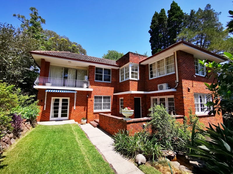 8 Bloomsbury Avenue, Pymble, NSW 2073