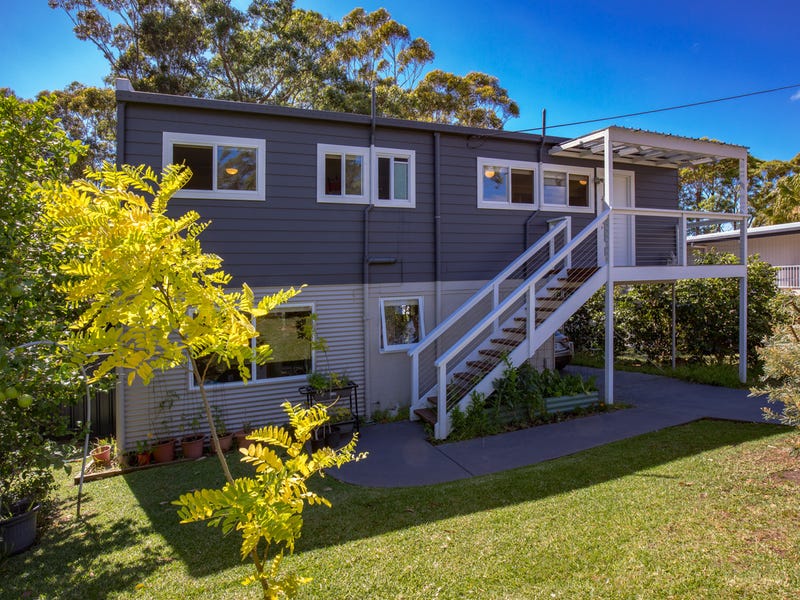 22 Lockhart Avenue, Mollymook, NSW 2539 Property Details