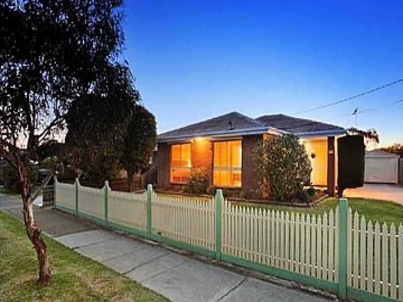 33 Mcintyre Drive, Altona, VIC 3018