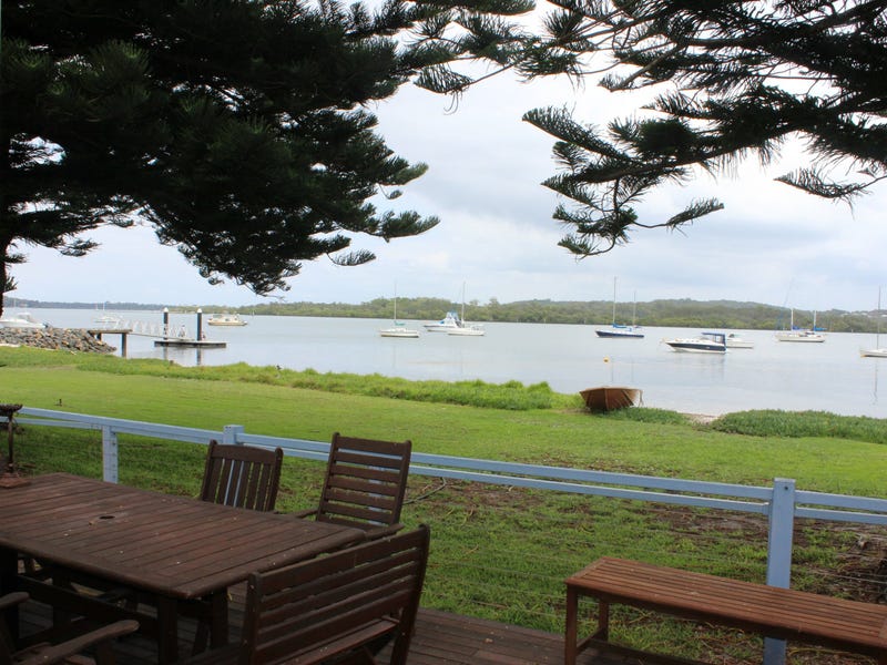 30 Albert Street, Taylors Beach, NSW 2316