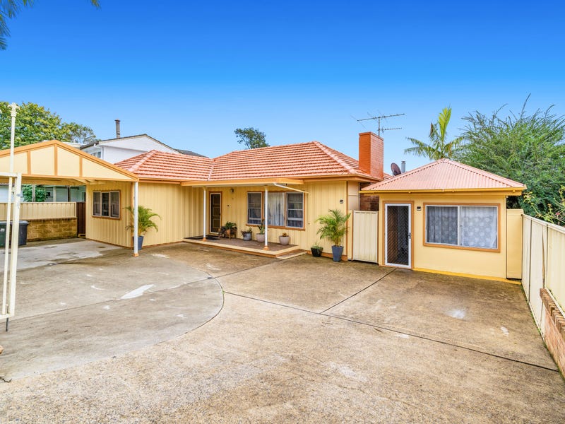 111 Waminda Avenue, Campbelltown, NSW 2560
