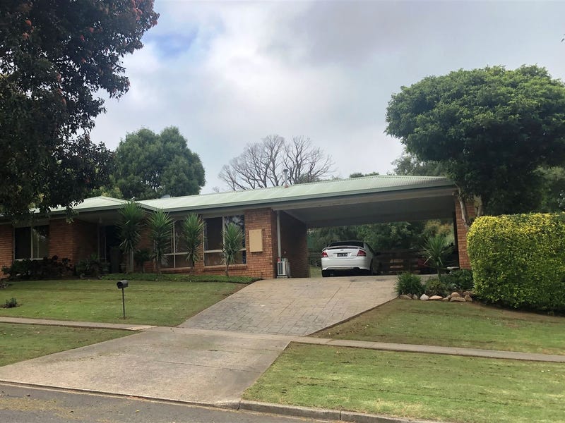 10 Walker Drive, Drouin, Vic 3818 Property Details