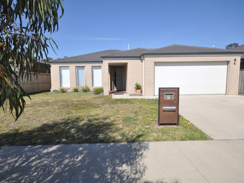 7 Whipbird Street, Bairnsdale, Vic 3875 Property Details
