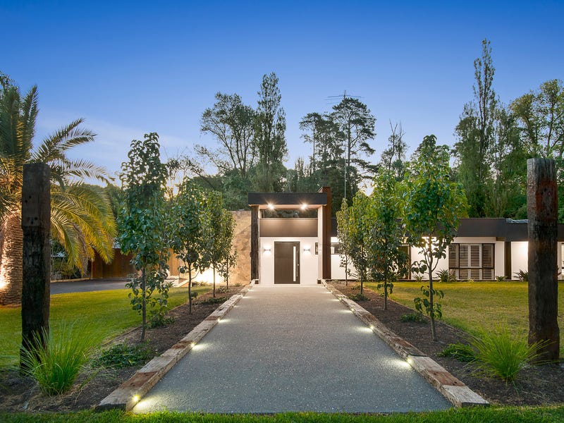 911 Feversham Avenue, Park Orchards, VIC 3114