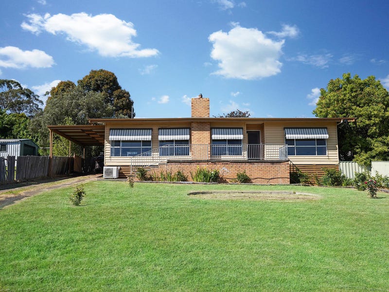 7 Silvester Street, Casterton, Vic 3311 Property Details